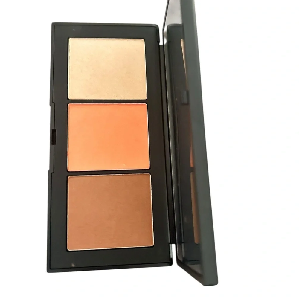 New in box NARS Motu Tapu Face Palette trio limited edition